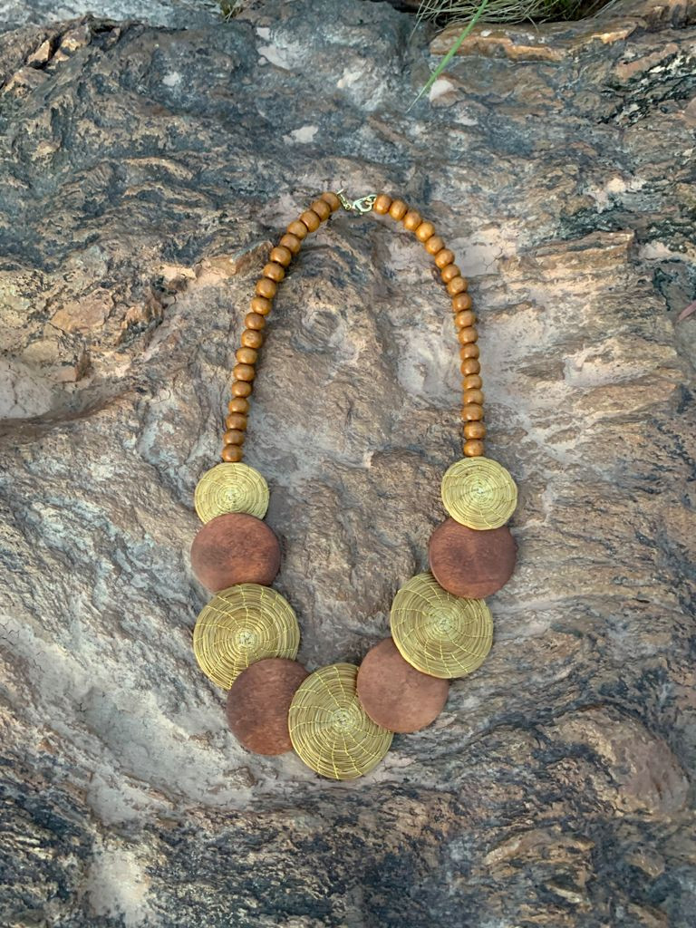 Fundação da Associação Dianapolina de Artesãos